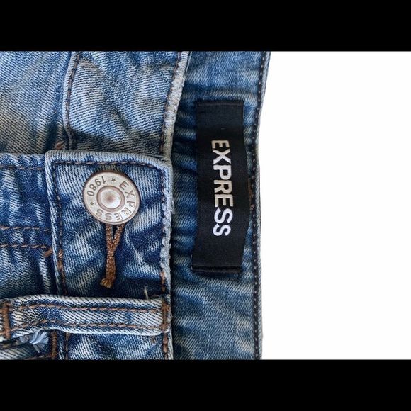 Express jean shorts - Picture 5 of 6